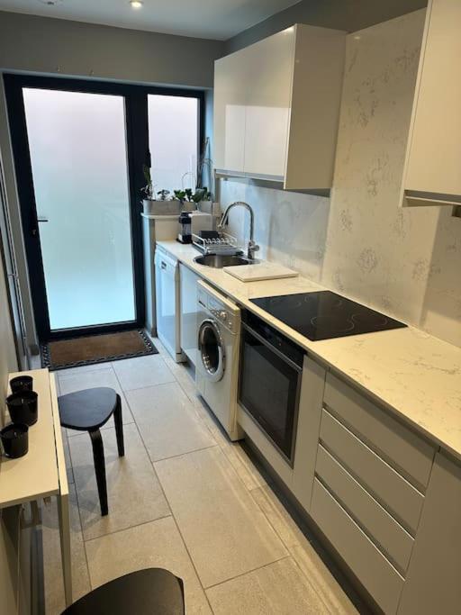 Modern Annex Apartment *